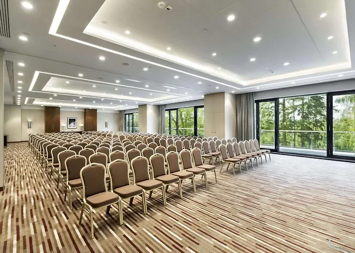 Doubletree By Hilton & Conference Centre Hotell 4*