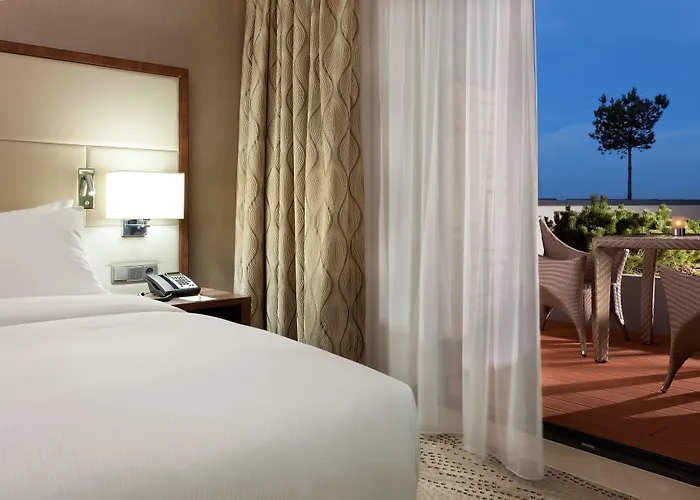 Doubletree By Hilton & Conference Centre Hotell