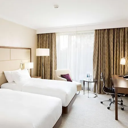 Doubletree By Hilton & Conference Centre 4*