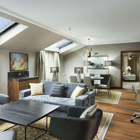 Hotell Doubletree By Hilton & Conference Centre Warszawa