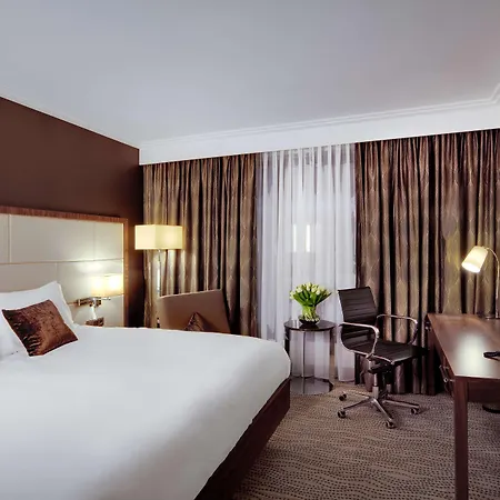 Doubletree By Hilton & Conference Centre Otel Varşova