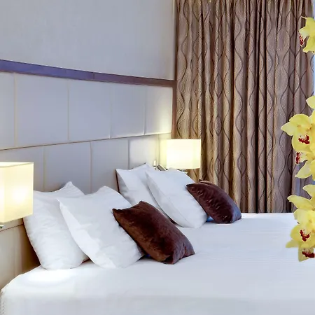 Otel Doubletree By Hilton & Conference Centre