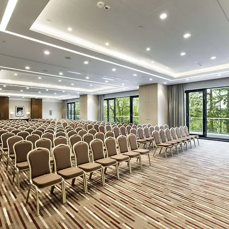 Doubletree By Hilton & Conference Centre Otel 4*