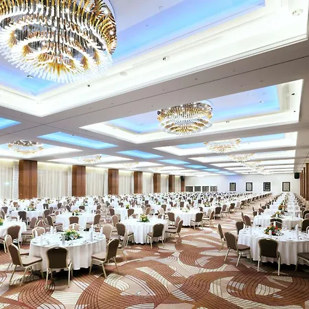 Szálloda Doubletree By Hilton & Conference Centre 4*