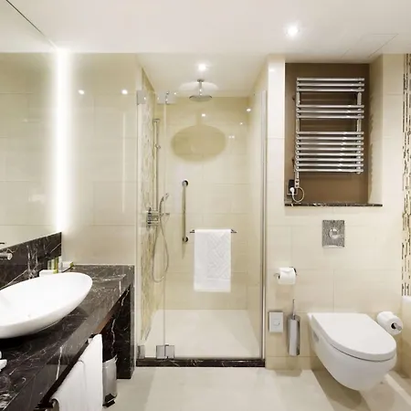Otel Doubletree By Hilton & Conference Centre