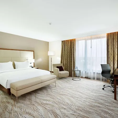 Doubletree By Hilton & Conference Centre Otel