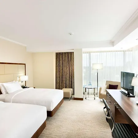 Doubletree By Hilton & Conference Centre Otel Varşova