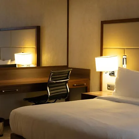 Otel Doubletree By Hilton & Conference Centre Varşova