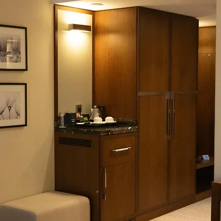 Doubletree By Hilton & Conference Centre 4* Varşova