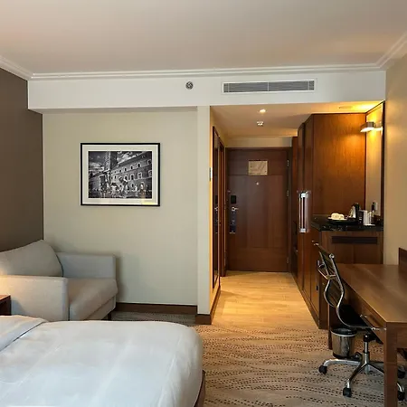 Doubletree By Hilton & Conference Centre Otel