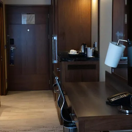 Otel Doubletree By Hilton & Conference Centre 4*