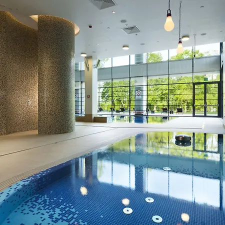 Szálloda Doubletree By Hilton & Conference Centre Varsó