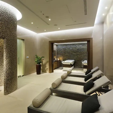 Doubletree By Hilton & Conference Centre Szálloda