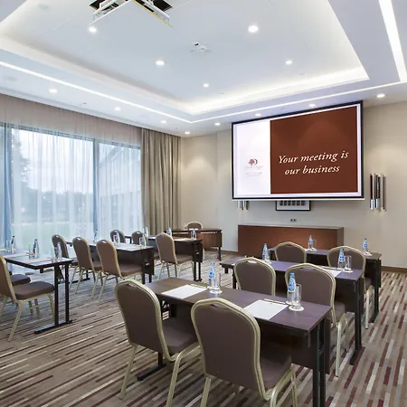 Szálloda Doubletree By Hilton & Conference Centre Varsó