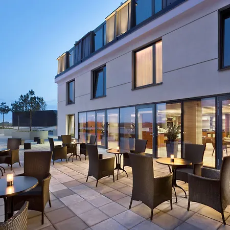 Doubletree By Hilton & Conference Centre 4*