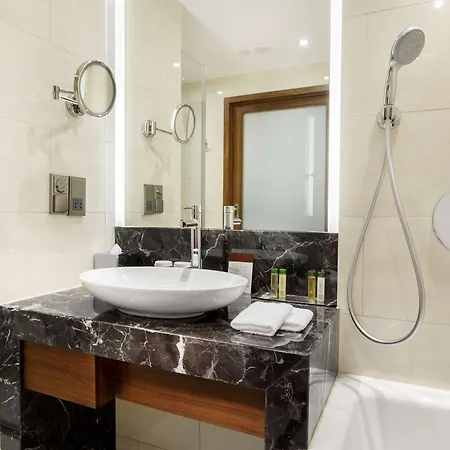 Doubletree By Hilton & Conference Centre