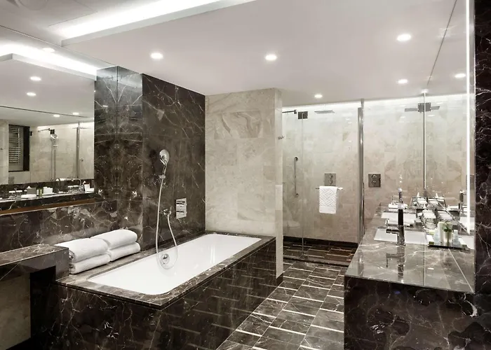 Doubletree By Hilton & Conference Centre Hotel 4*