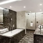 Doubletree By Hilton & Conference Centre Hotell 4*
