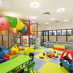 Doubletree By Hilton & Conference Centre 4*