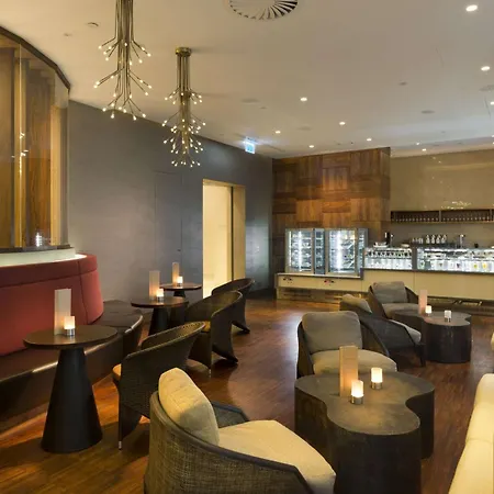 Doubletree By Hilton & Conference Centre Warszawa